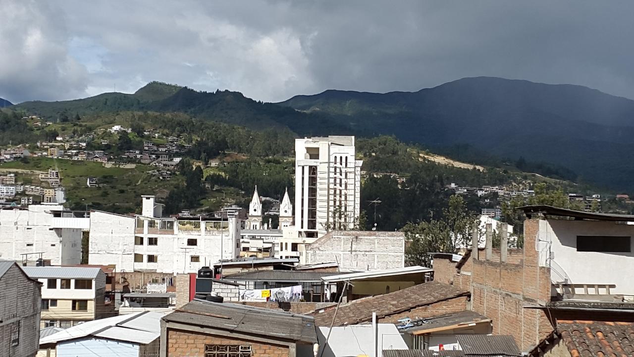 Hostal Los Lirios Лоха Екстериор снимка