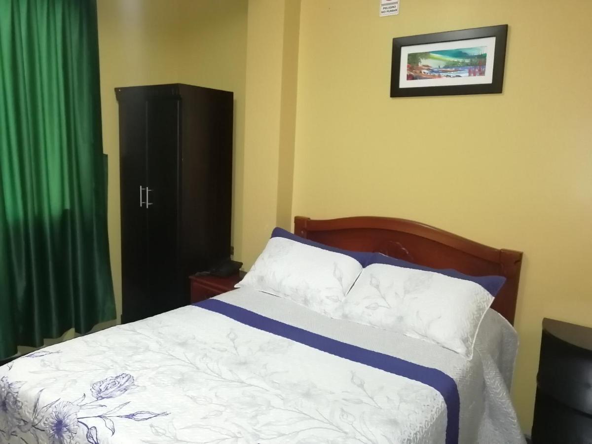 Hostal Los Lirios Лоха Екстериор снимка